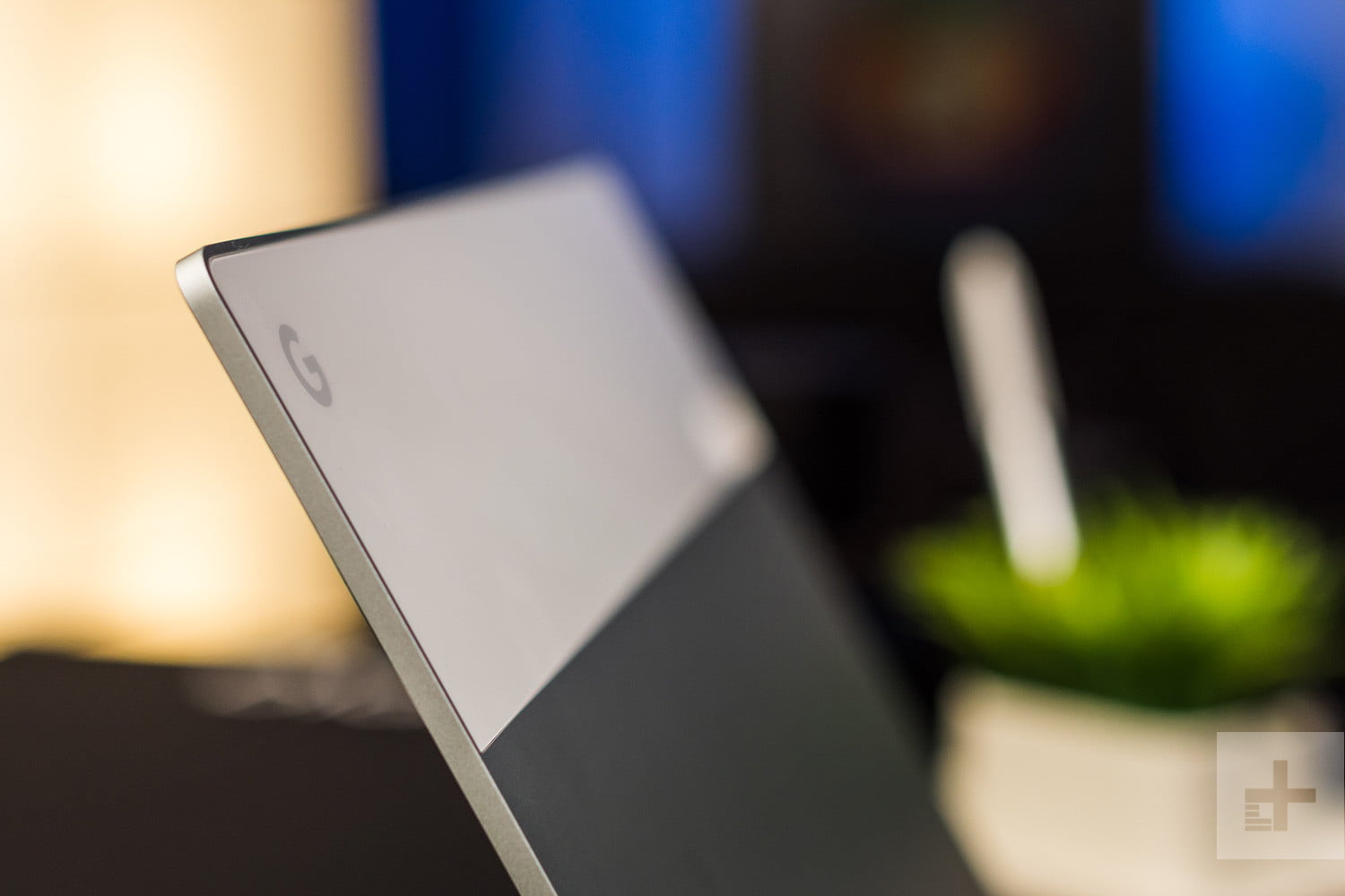 Google’s Pixelbook 2 ads reveal bezel-less design ahead of October launch
