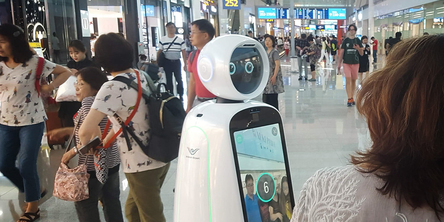 I ran into LG’s Cloi robot at the airport in South Korea. Here’s what happened