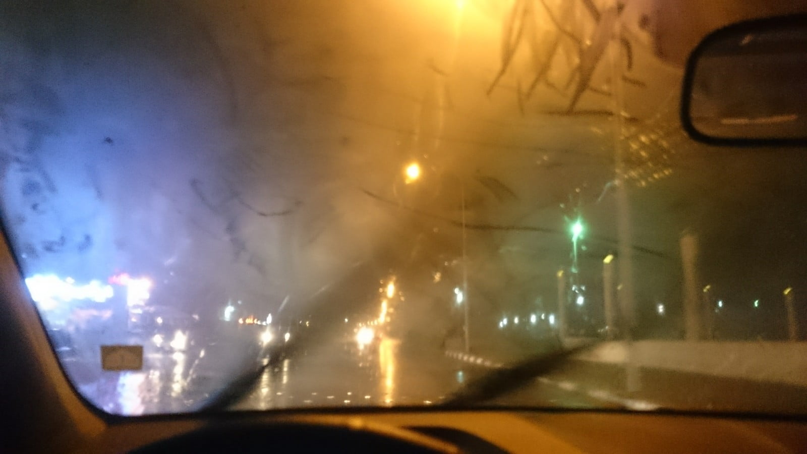 How to defog the windows in your car
