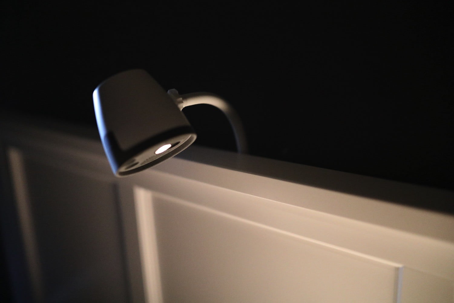 This alarm clock uses targeted light and sound to wake you, but not your partner