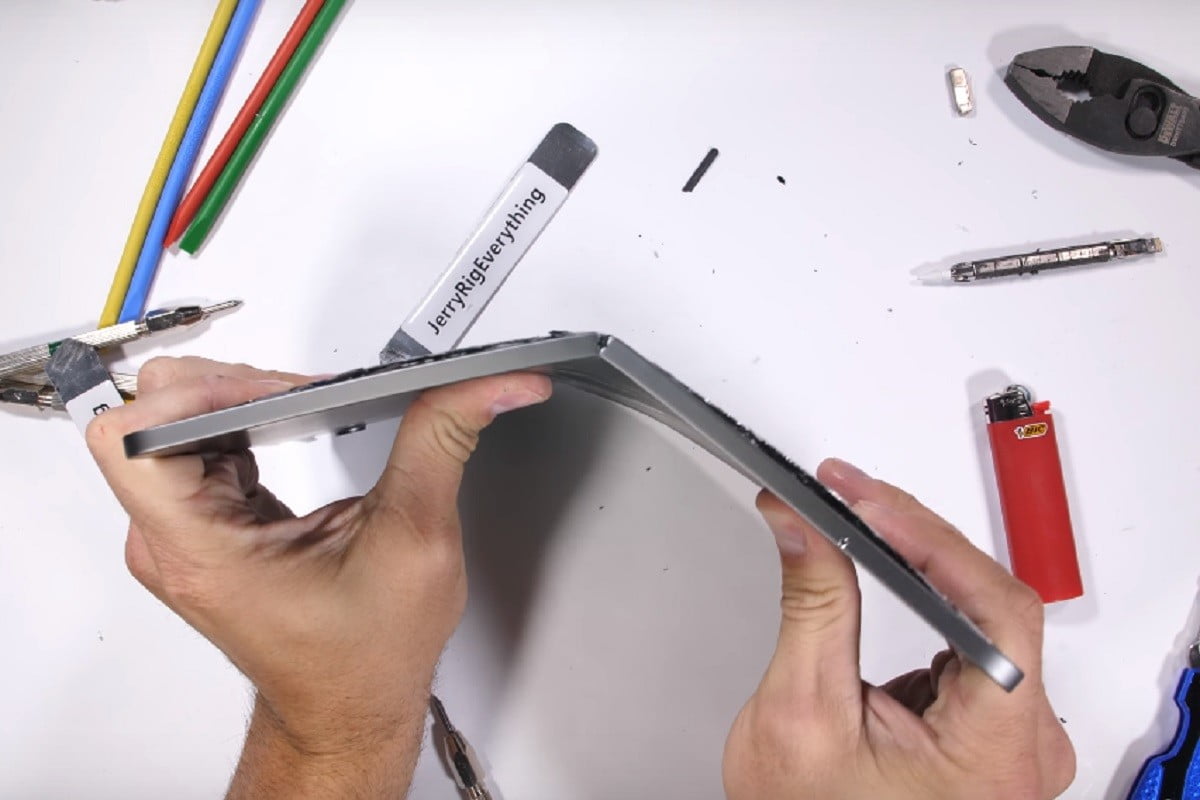 New iPad Pro’s durability in question after it fails YouTuber’s bend test
