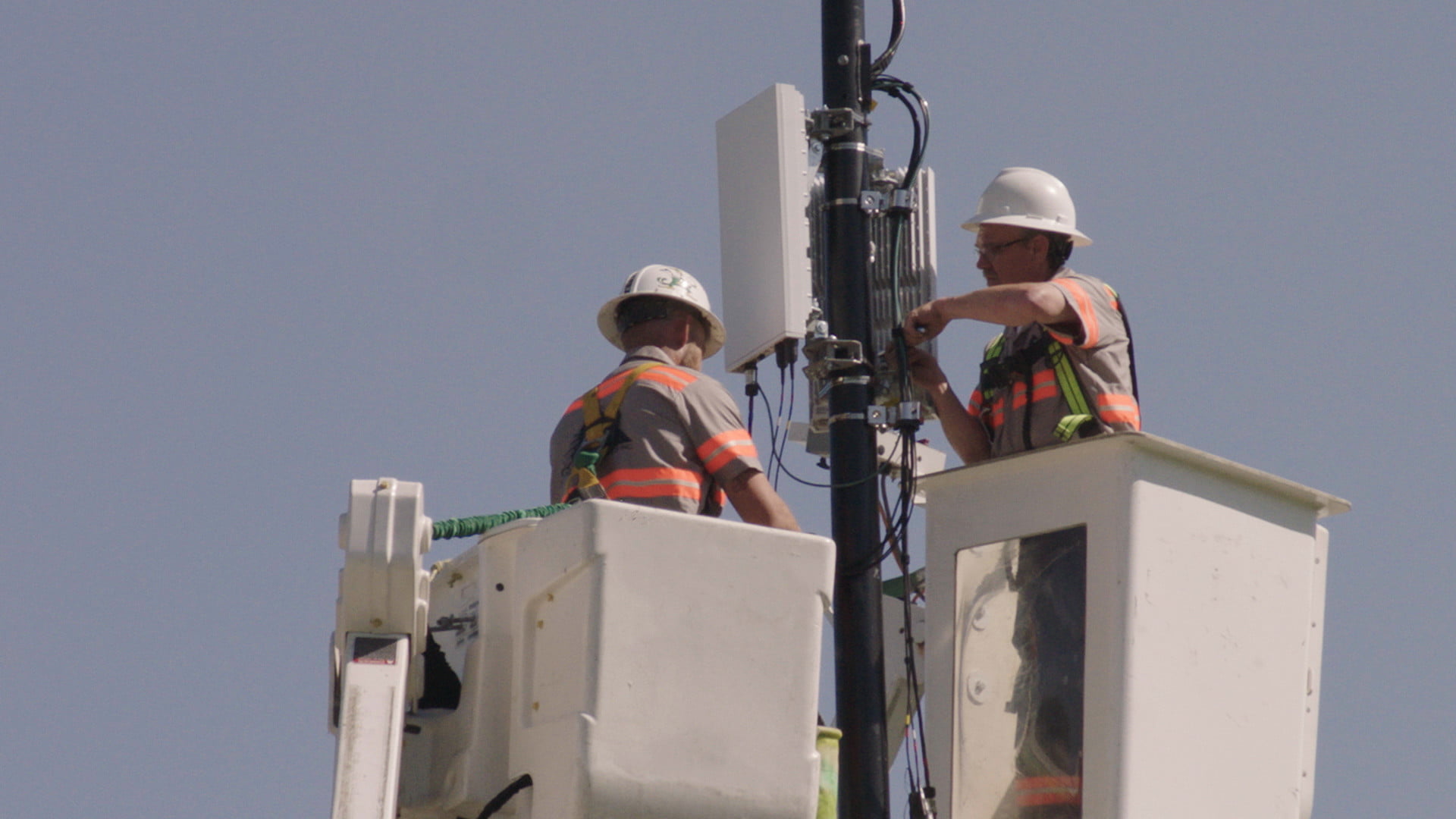 5G’s arrival is transforming tech. Here’s everything you need to know to keep up