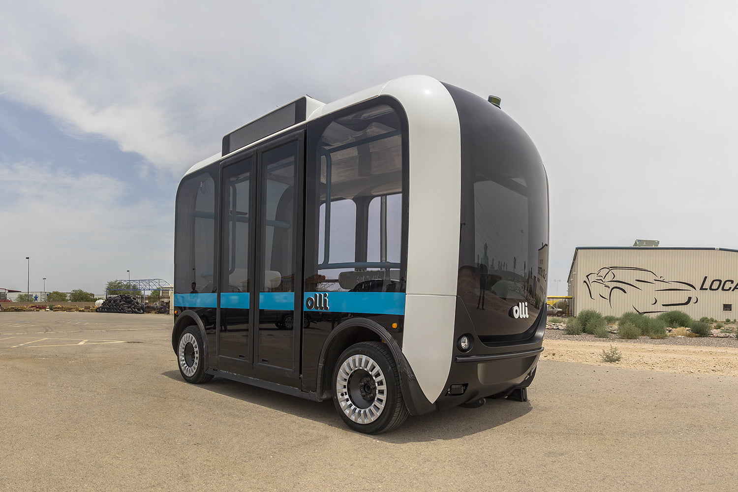 LM Industries’ autonomous shuttles head to Phoenix, Sacramento campuses