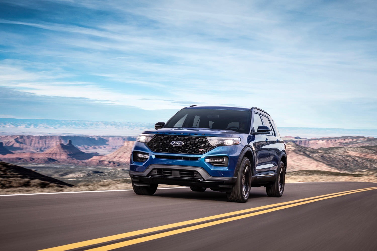 2020 Ford Explorer branches out with sporty ST, efficiency-focused hybrid models