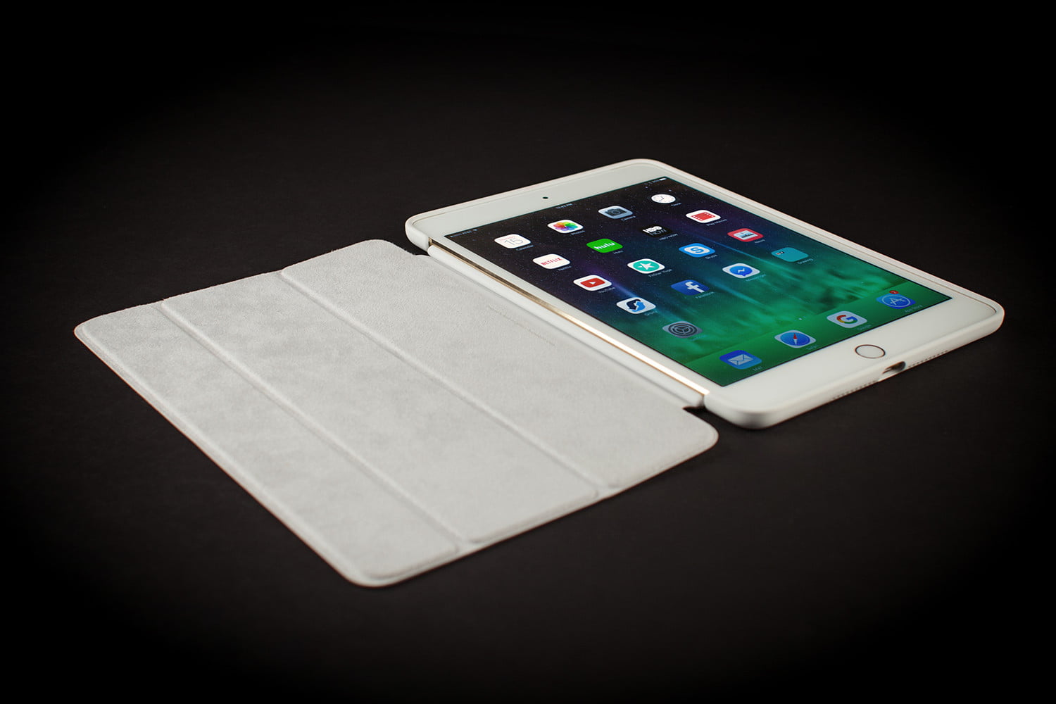 Save over $350 on the Refurbished iPad Mini 4 for a limited time