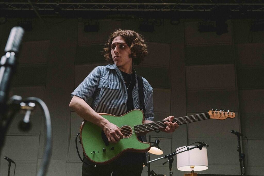 Fender’s Acoustasonic guitar uses advanced tech to become a tonal chameleon